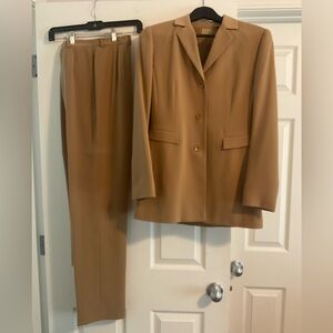 Nordstrom Caslon gold pant suit, size 2